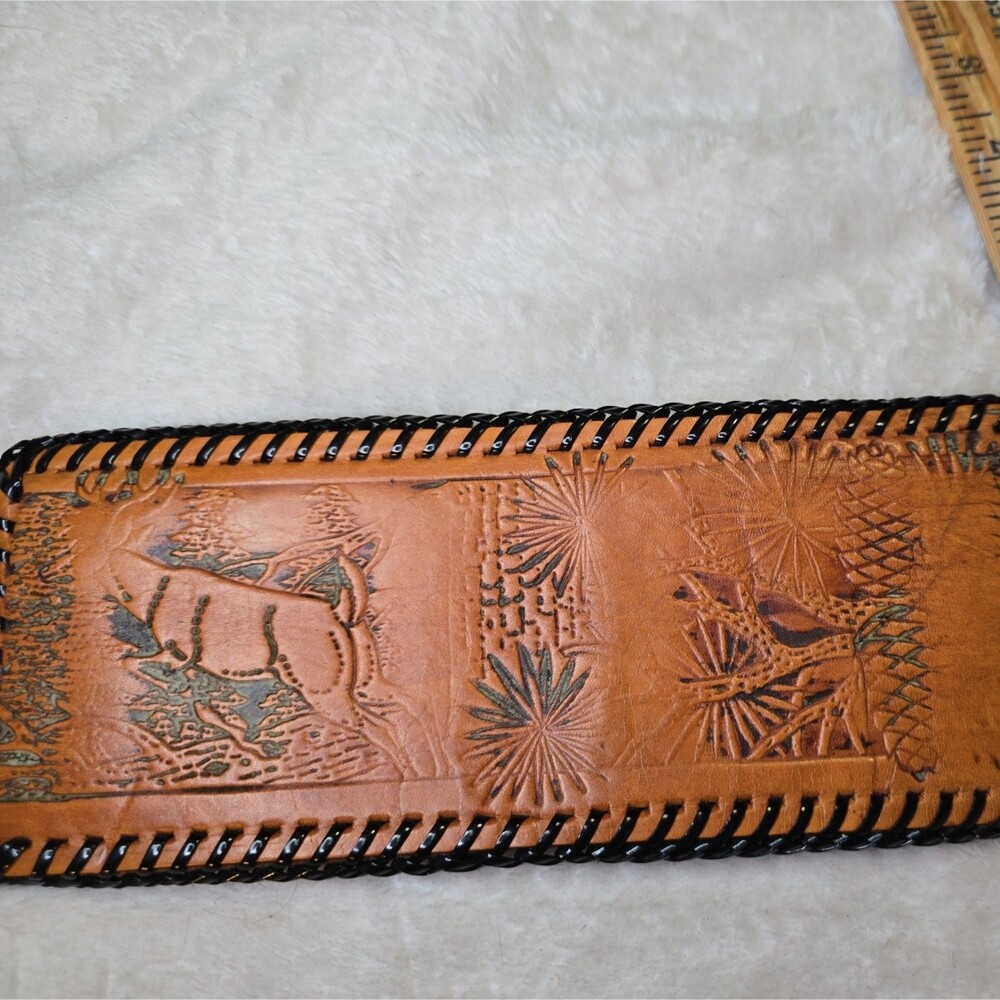 Hand Tooled Leather Bifold Wallet Edge Lacing Hunter Deer Card Picture Insert